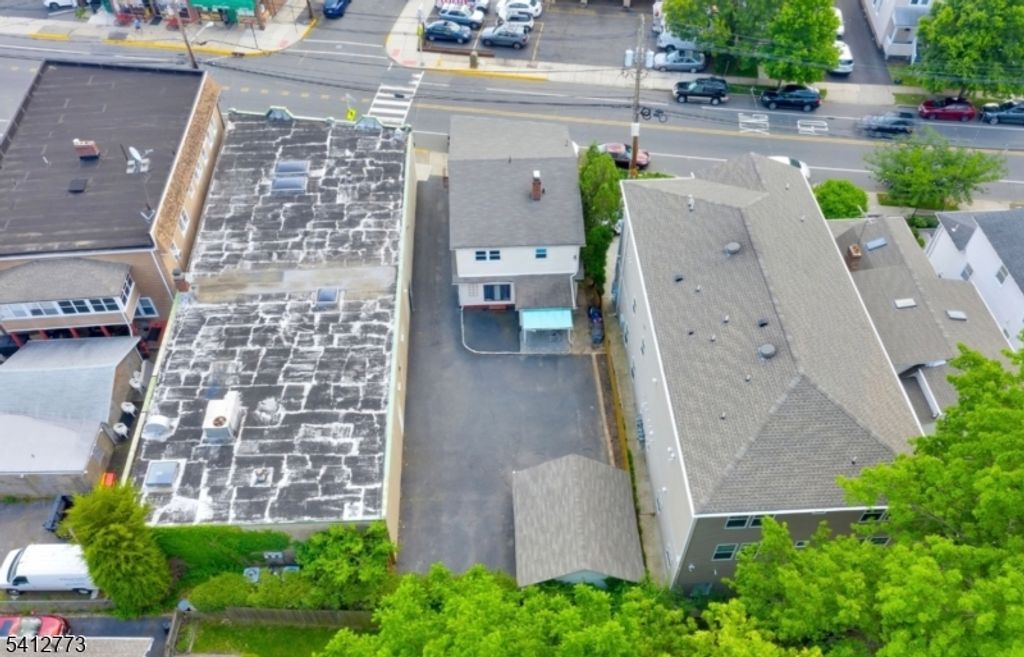 106 Broughton Ave, Bloomfield Twp., NJ 07003