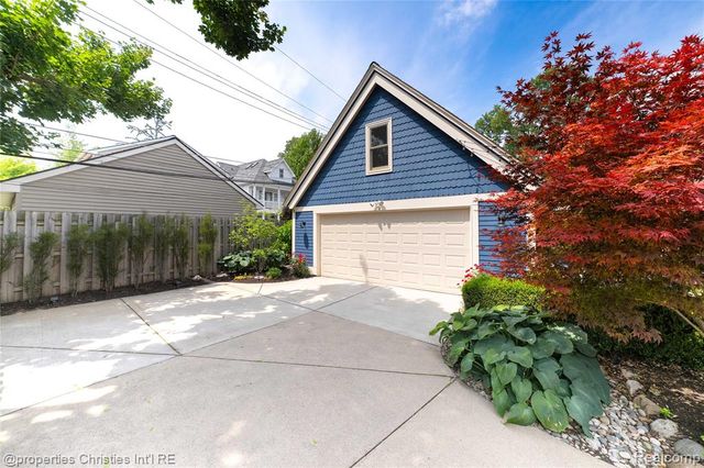 825 Hazelwood Street, Birmingham, MI 48009