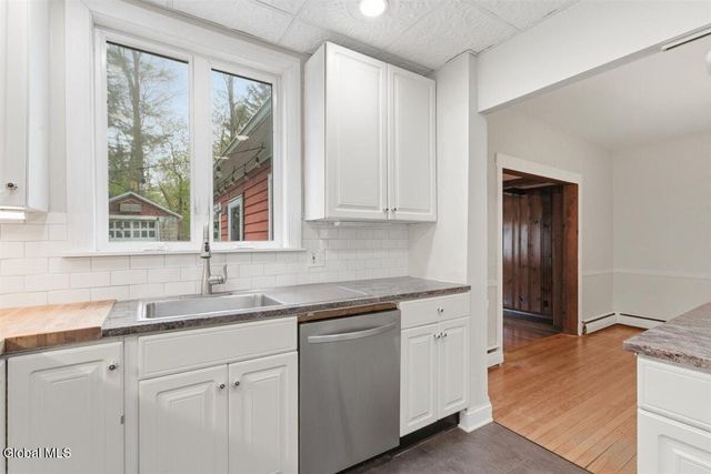 880 Mercer Street, Albany, NY 12208