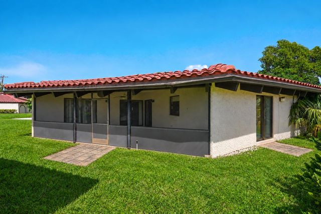 8129 PINE Circle 33, Tamarac, FL 33321