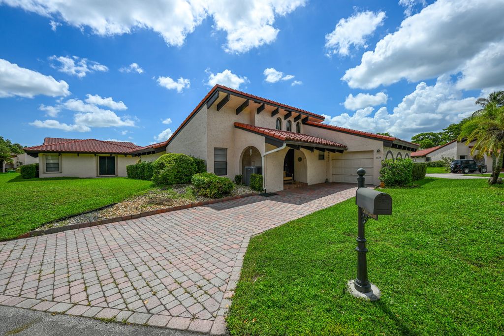 8129 PINE Circle 33, Tamarac, FL 33321