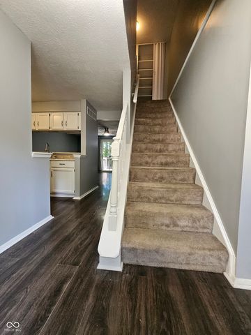 9459 Timber View Drive, Indianapolis, IN 46250