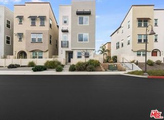 713 Daniel Freeman Circle, Inglewood, CA 90301