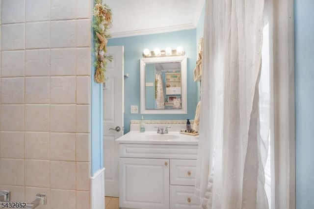 23 E 9Th St, Clifton City, NJ 07011