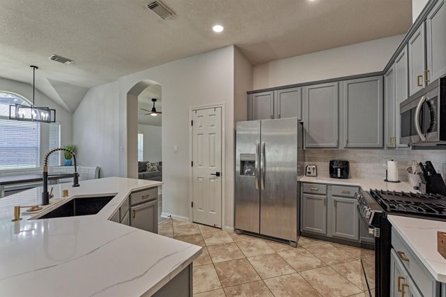3729 Breckenridge Drive, Montgomery, TX 77356
