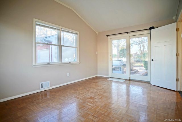 34 Oakley Drive, Huntington, NY 11746