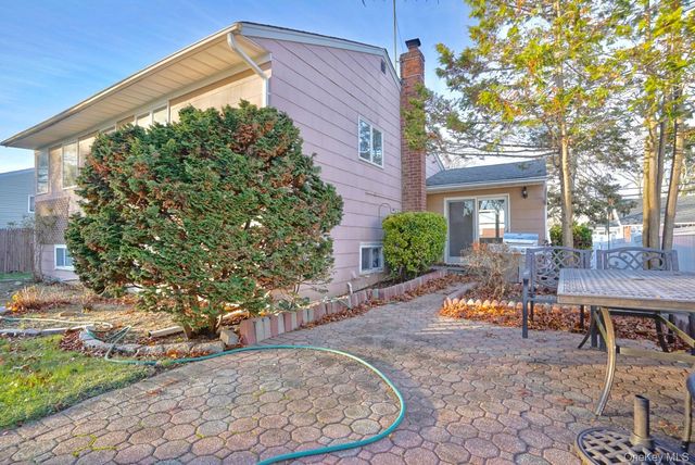 34 Oakley Drive, Huntington, NY 11746