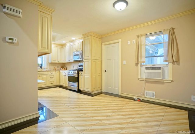 34 Oakley Drive, Huntington, NY 11746