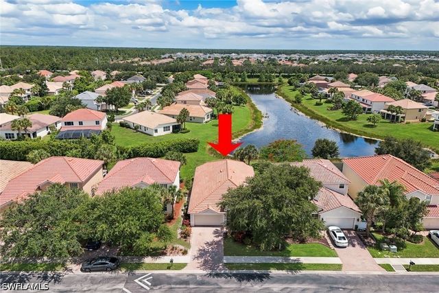 2010 Fairmont LN, Naples, FL 34120