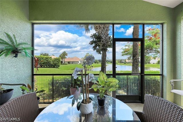 2010 Fairmont LN, Naples, FL 34120