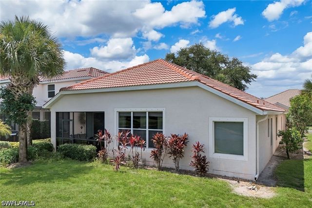 2010 Fairmont LN, Naples, FL 34120