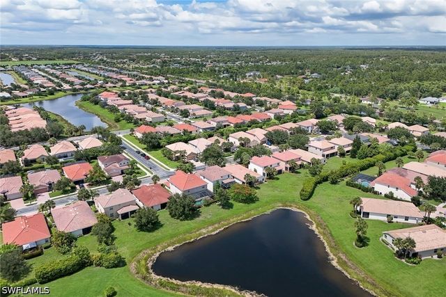 2010 Fairmont LN, Naples, FL 34120