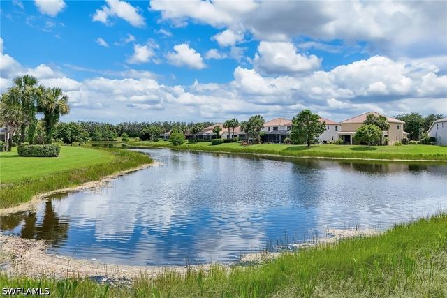 2010 Fairmont LN, Naples, FL 34120