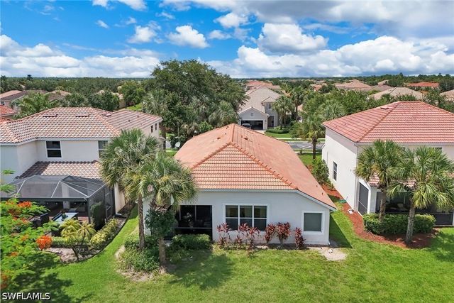 2010 Fairmont LN, Naples, FL 34120