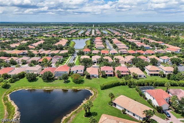 2010 Fairmont LN, Naples, FL 34120