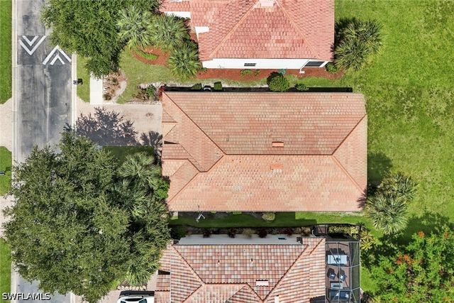2010 Fairmont LN, Naples, FL 34120