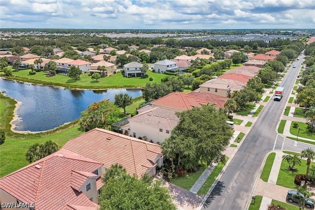 2010 Fairmont LN, Naples, FL 34120