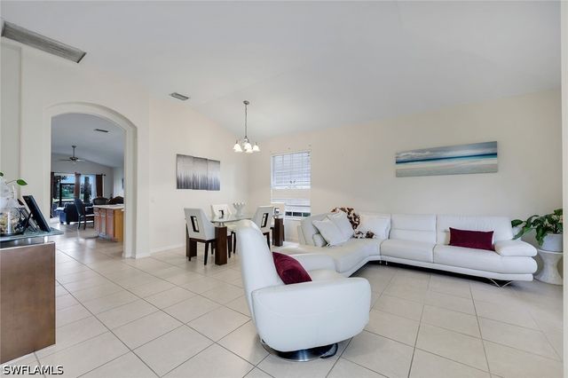 2010 Fairmont LN, Naples, FL 34120