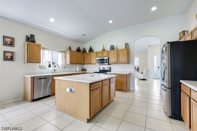 2010 Fairmont LN, Naples, FL 34120