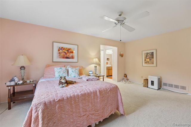 29823 Indian Trail 105, Farmington Hills, MI 48331
