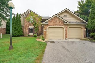 29823 Indian Trail 105, Farmington Hills, MI 48331