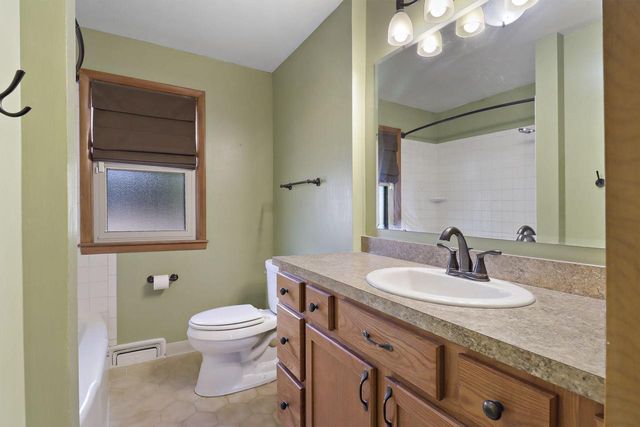 5419 38th AVENUE, Kenosha, WI 53144