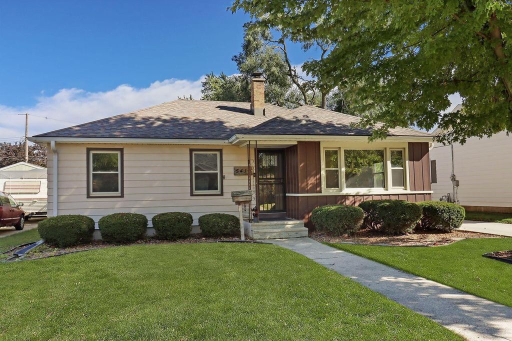 5419 38th AVENUE, Kenosha, WI 53144