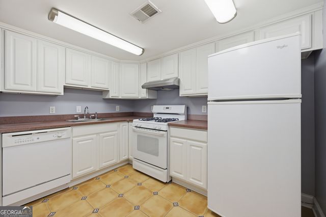 2809 Livsey Woods Drive, Tucker, GA 30084