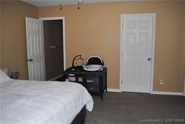 1063 Eclipse Street, Scottsburg, IN 47170