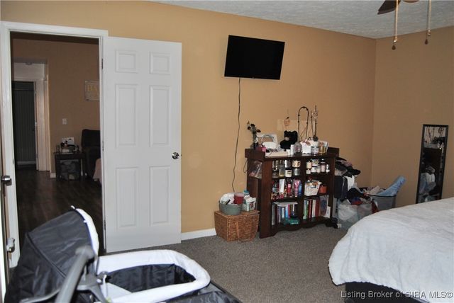 1063 Eclipse Street, Scottsburg, IN 47170