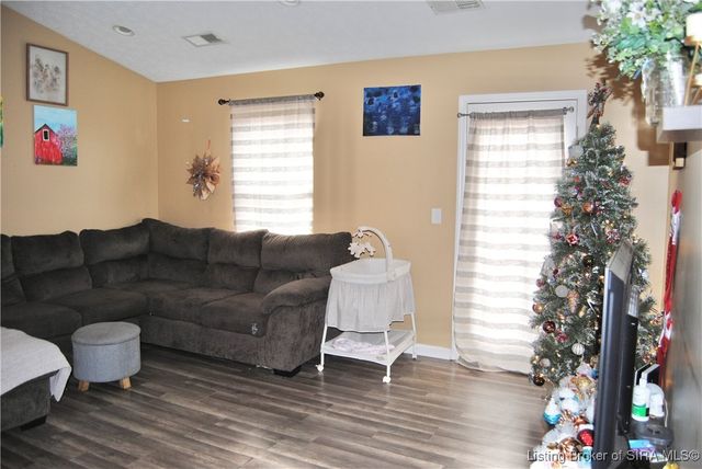 1063 Eclipse Street, Scottsburg, IN 47170