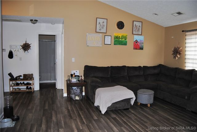 1063 Eclipse Street, Scottsburg, IN 47170