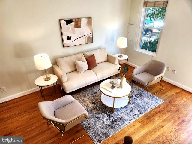 328 A ST NE, Washington, DC 20002