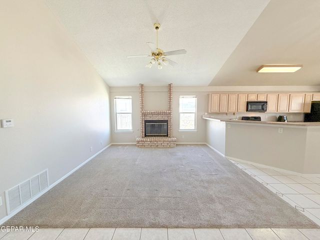 399 Montreal Circle, Socorro, TX 79927