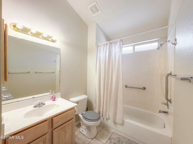 399 Montreal Circle, Socorro, TX 79927