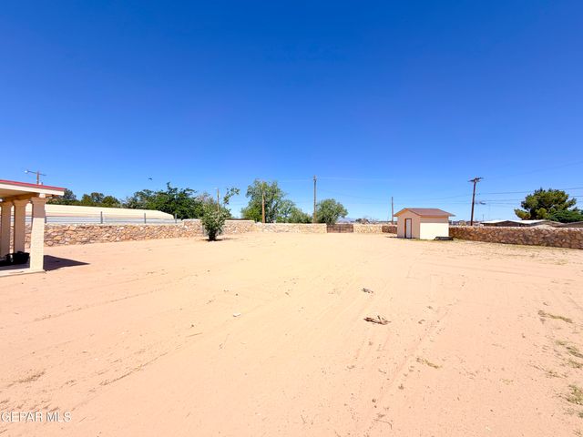 399 Montreal Circle, Socorro, TX 79927