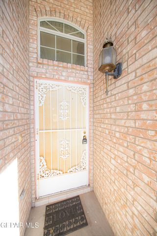 399 Montreal Circle, Socorro, TX 79927
