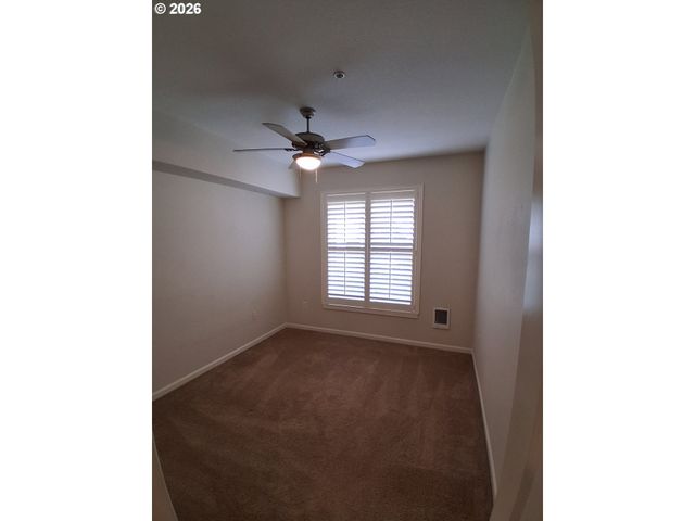 10829 Ne RED WING Way 102, Hillsboro, OR 97006