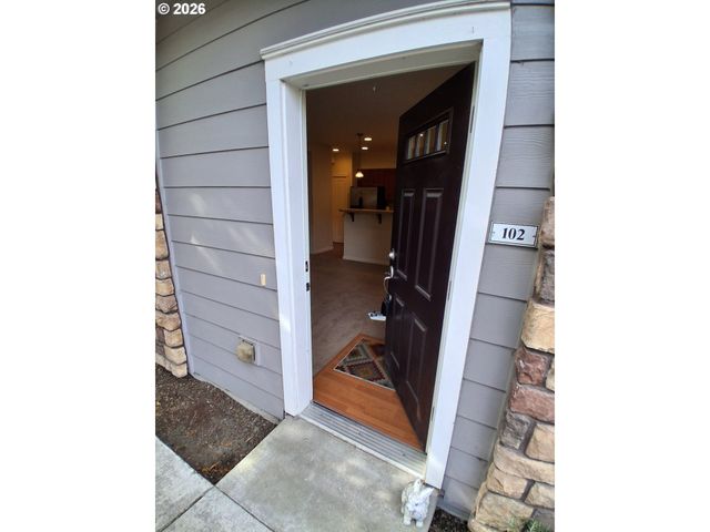 10829 Ne RED WING Way 102, Hillsboro, OR 97006