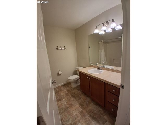 10829 Ne RED WING Way 102, Hillsboro, OR 97006