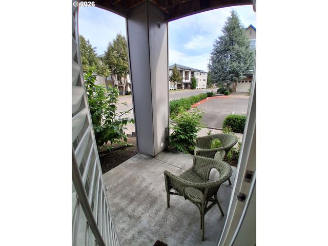 10829 Ne RED WING Way 102, Hillsboro, OR 97006