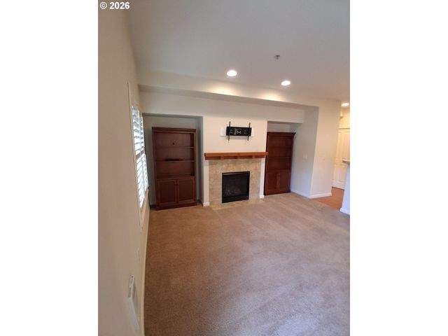 10829 Ne RED WING Way 102, Hillsboro, OR 97006