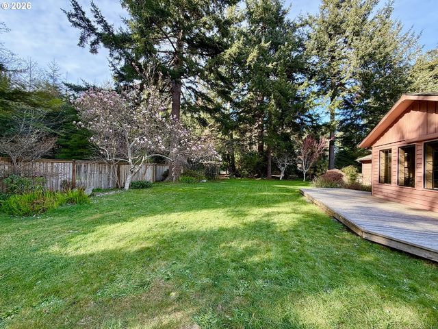780 MICHIGAN Ave, Bandon, OR 97411