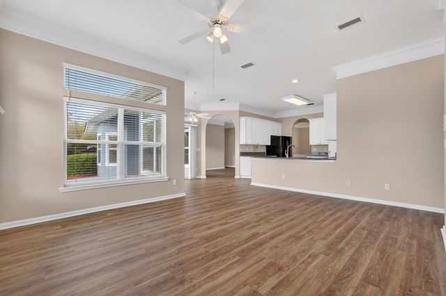 1104 Hideaway Dr, St Johns, FL 32259