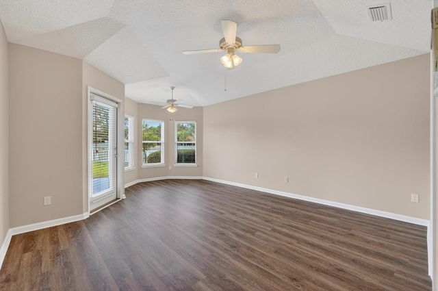 1104 Hideaway Dr, St Johns, FL 32259