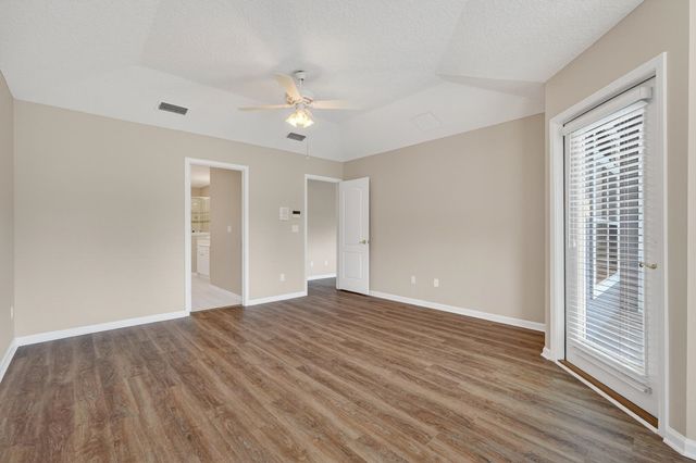 1104 Hideaway Dr, St Johns, FL 32259