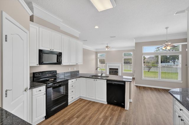 1104 Hideaway Dr, St Johns, FL 32259