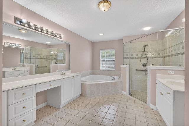 1104 Hideaway Dr, St Johns, FL 32259