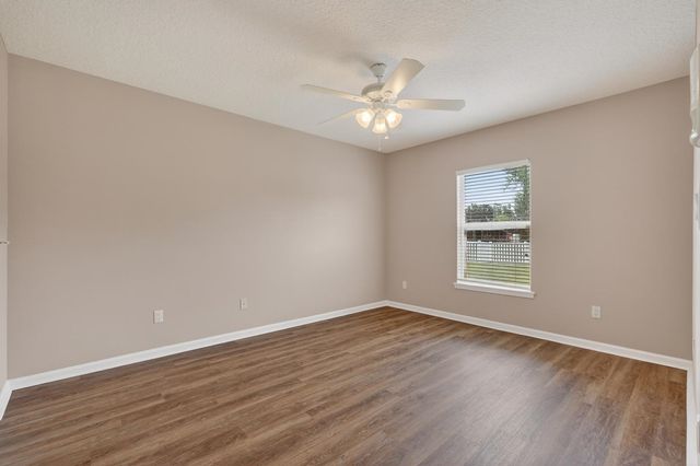 1104 Hideaway Dr, St Johns, FL 32259