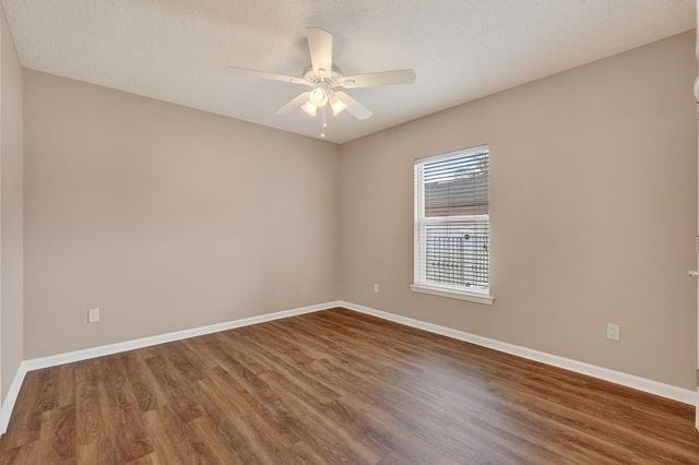 1104 Hideaway Dr, St Johns, FL 32259